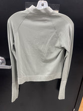 Load image into Gallery viewer, Lululemon Athletic Top Size Small 231
