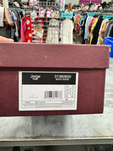 Load image into Gallery viewer, Dr Martens Shoe women 11 Men12
