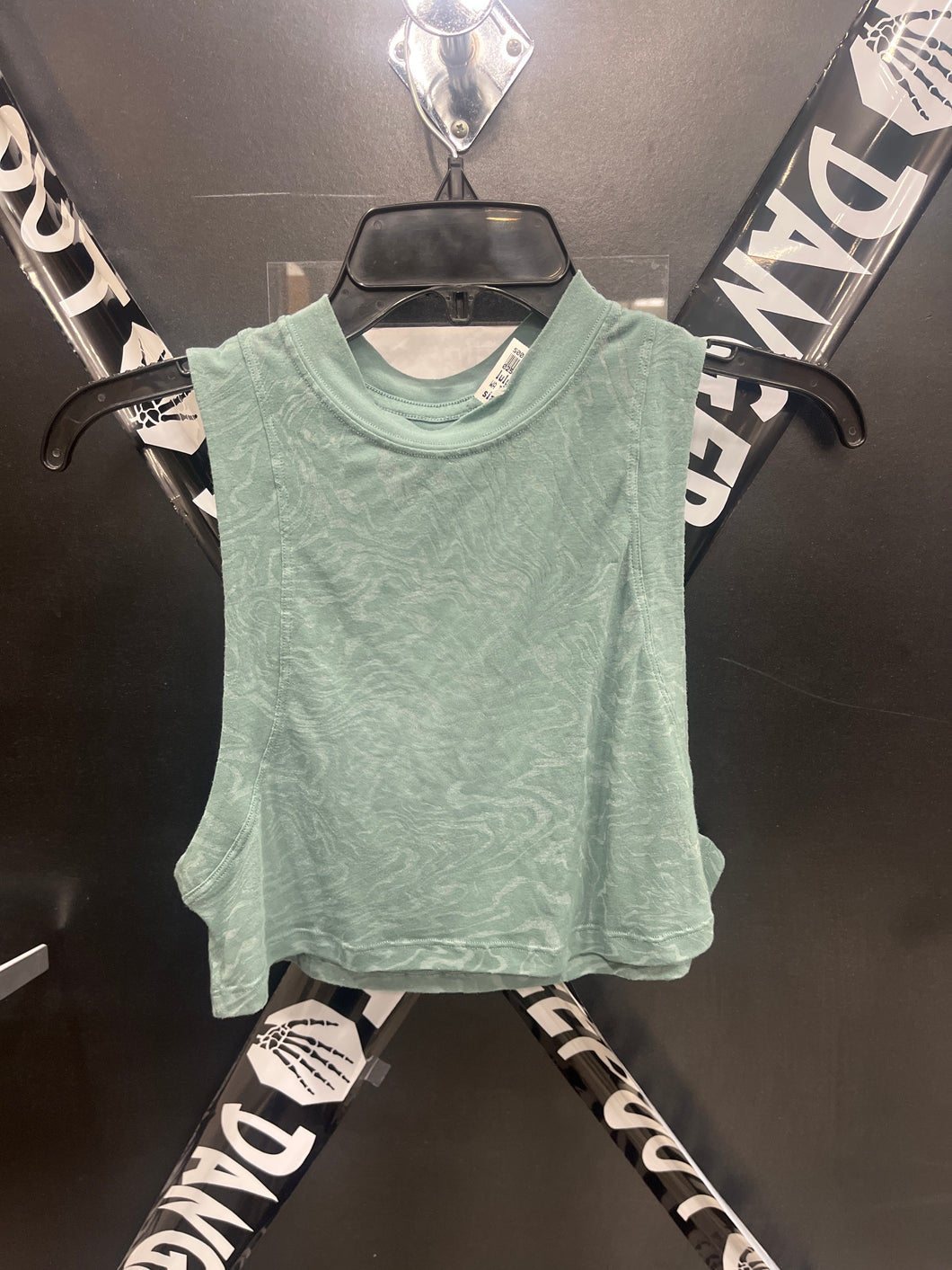 Lulu Lemon Athletic Top Size Medium 8399