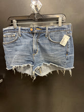Load image into Gallery viewer, NWT Joe's Jeans Shorts Size 3/4
