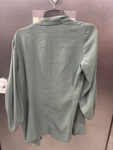 Load image into Gallery viewer, Babaton Long Sleeve Top Size Large 660
