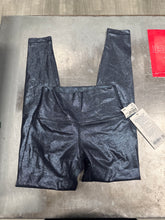 Load image into Gallery viewer, Lulu Lemon Athletic Pants Size 6
