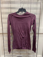 Load image into Gallery viewer, Lulu Lemon Long Sleeve Top Size Small
