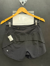 Load image into Gallery viewer, Lululemon Athletic Shorts Size 4 0141
