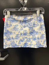 Load image into Gallery viewer, Edikted Short Skirt Size Medium 976
