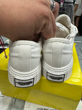 Load image into Gallery viewer, Marc Jacobs Womens Athletic Shoes Womens 5
