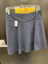 Load image into Gallery viewer, Athleta Athletic Shorts Size 3/4 394
