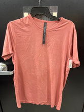 Load image into Gallery viewer, Lululemon T-shirt Size Medium 482
