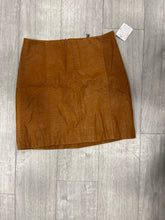 Load image into Gallery viewer, Free People Short Skirt Size 0
