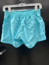 Load image into Gallery viewer, Lulu Lemon Athletic Shorts Size Medium 5746
