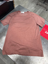 Load image into Gallery viewer, Lulu Lemon Athletic Top Size Small
