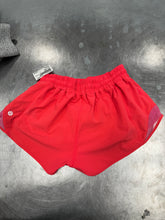 Load image into Gallery viewer, Lulu Lemon Athletic Shorts Size 6 5731
