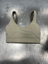 Load image into Gallery viewer, Lululemon Sports Bra Size Small 681
