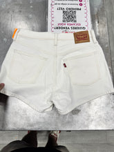 Load image into Gallery viewer, Levi Shorts Size 5/6 9363
