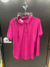 Load image into Gallery viewer, Lululemon Athletic Top Size Medium 900
