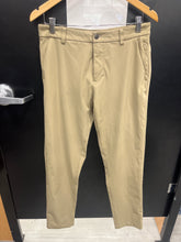 Load image into Gallery viewer, Lulu Lemon Pants Size 30 440
