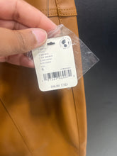 Load image into Gallery viewer, NWT We The Free Pants Size 5/6 (28)
