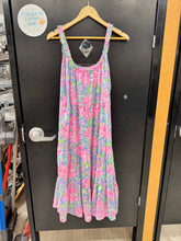 Load image into Gallery viewer, Lilly Pulitzer Maxi Dress Size Medium 108
