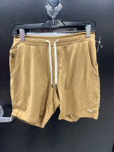 Load image into Gallery viewer, Vuori Shorts Size Small 6144
