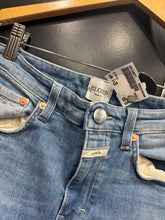 Load image into Gallery viewer, Clothes Denim Size 1 (25)
