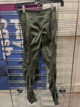 Load image into Gallery viewer, Alphalete Athletic Pants Size Small 839
