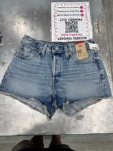Load image into Gallery viewer, Levi Shorts Size 7/8 3955
