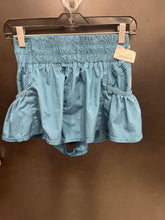 Load image into Gallery viewer, Free People Athletic Shorts Size Small
