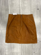 Load image into Gallery viewer, Free People Short Skirt Size 0
