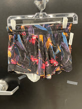 Load image into Gallery viewer, Lulu Lemon Athletic Shorts Size 5/6
