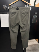 Load image into Gallery viewer, Lululemon Pants Size 32
