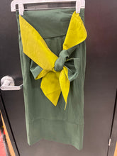 Load image into Gallery viewer, Tuckernuck Dress Size Extra Small
