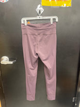 Load image into Gallery viewer, Vuori Athletic Pants Size Medium
