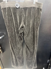 Load image into Gallery viewer, Juicy Couture Size Large
