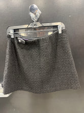 Load image into Gallery viewer, Abercrombie &amp; Fitch Short Skirt Size Medium 148
