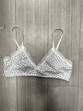 Load image into Gallery viewer, Brandy Melville Tank Top Size Small 584
