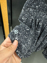 Load image into Gallery viewer, Lulu Lemon Athletic Shorts Size 10 4947
