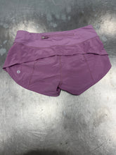 Load image into Gallery viewer, Lulu Lemon Athletic Shorts Size 2 8349

