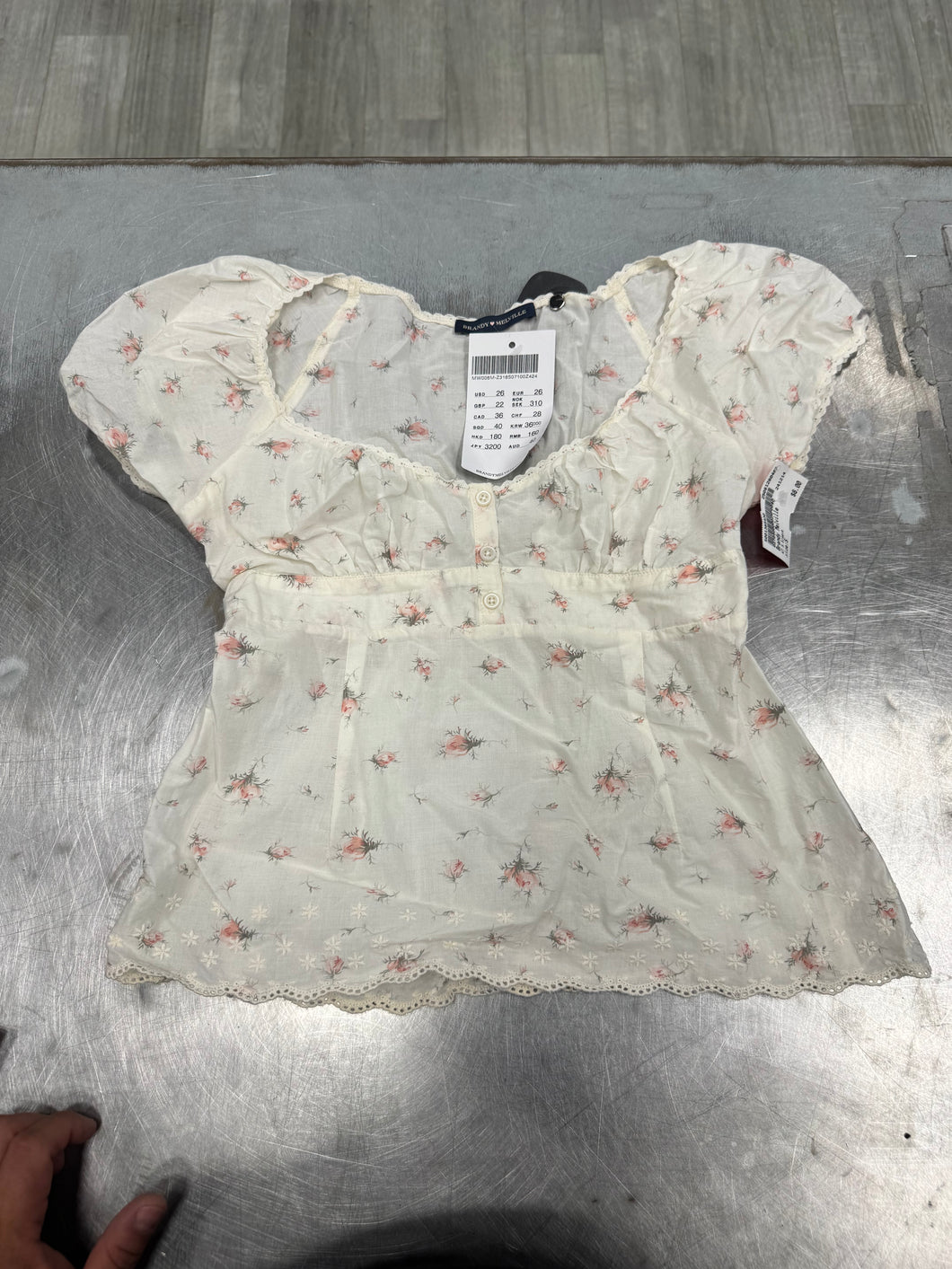 Brandy Melville Short Sleeve Top Size Small NWT