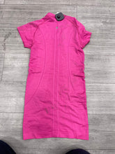 Load image into Gallery viewer, Lulu Lemon Athletic Top Size 2
