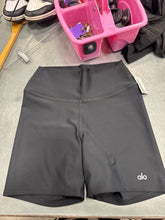 Load image into Gallery viewer, Alo Athletic Shorts Size Small
