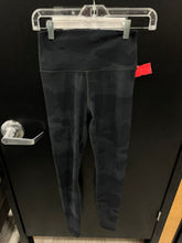 Load image into Gallery viewer, Alo Athletic Pants Size Extra Small

