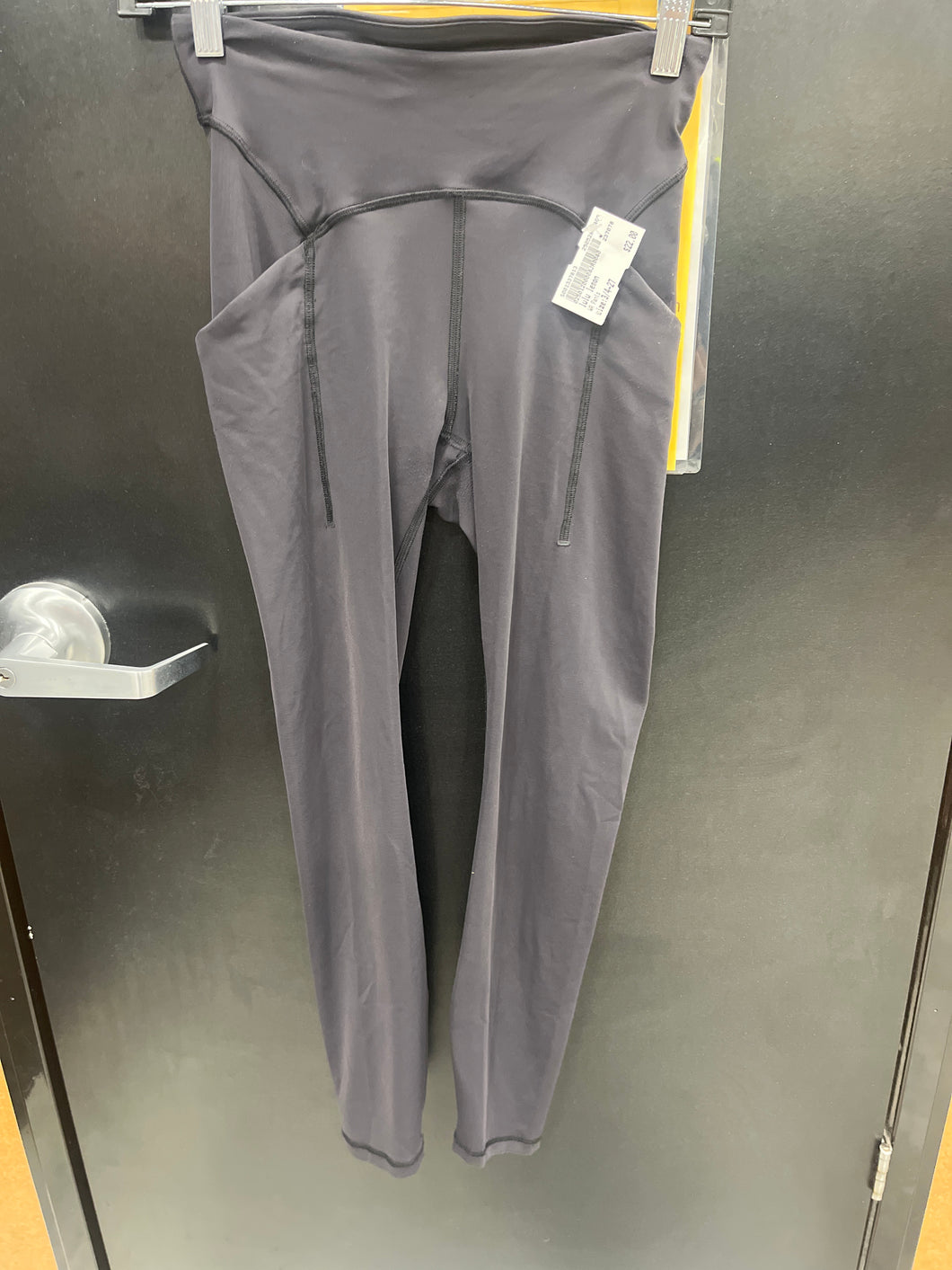 Lulu Lemon Athletic Pants Size 3/4 7813