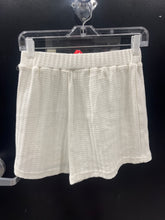 Load image into Gallery viewer, Princess Polly Shorts Size Large 417
