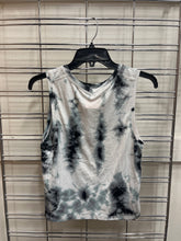 Load image into Gallery viewer, Lulu Lemon Tank Top Size Small 535
