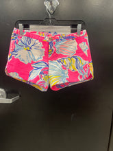 Load image into Gallery viewer, Lilly Pulitzer Shorts Size Extra Small 5692
