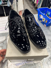 Load image into Gallery viewer, Giorgio Armani Size 7 with box and dust bag
