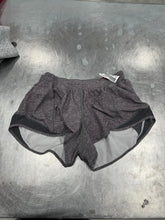 Load image into Gallery viewer, Lulu Lemon Athletic Shorts Size 6 5733
