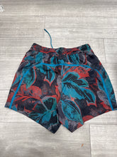 Load image into Gallery viewer, Lulu Lemon Athletic Shorts Size Small
