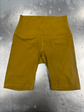 Load image into Gallery viewer, Lulu Lemon Athletic Shorts Size 3/4 0040
