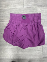 Load image into Gallery viewer, Free People Athletic Shorts Size Large

